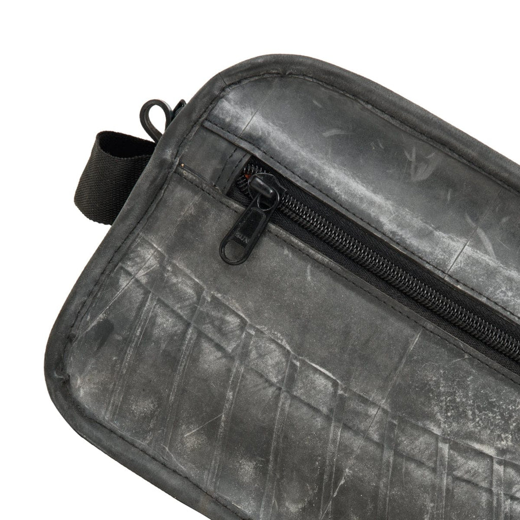 SHAVING KIT POUCH - Golden Riders